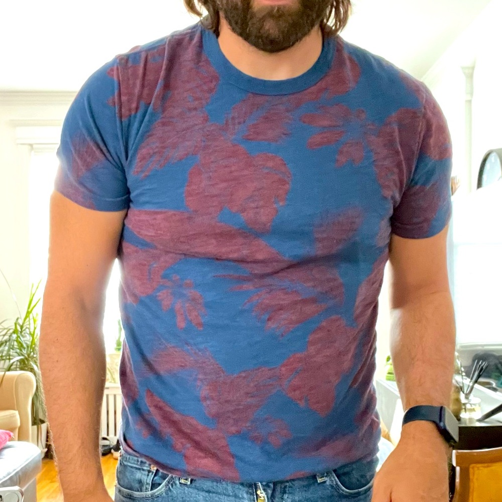 GAP Floral Tee - Size: M